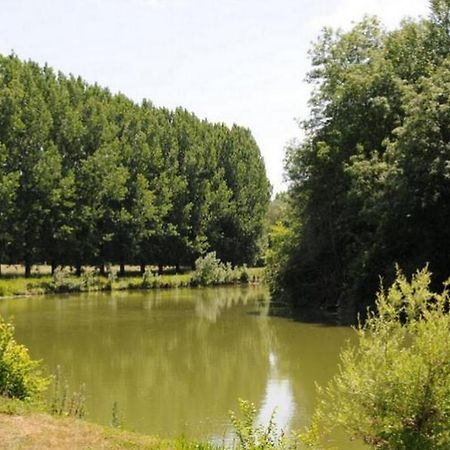 Camping Au Bord De L'Aisne Guignicourt Exteriör bild